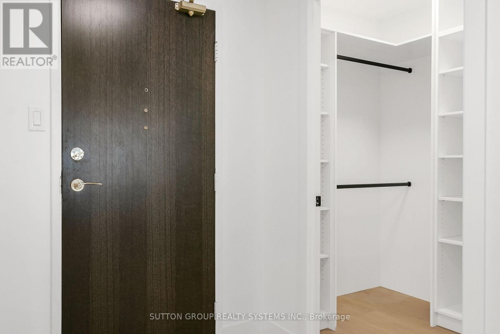 2107 - 820 Burnhamthorpe Road, Toronto, Ontario  M9C 4W2 - Photo 5 - W12488456