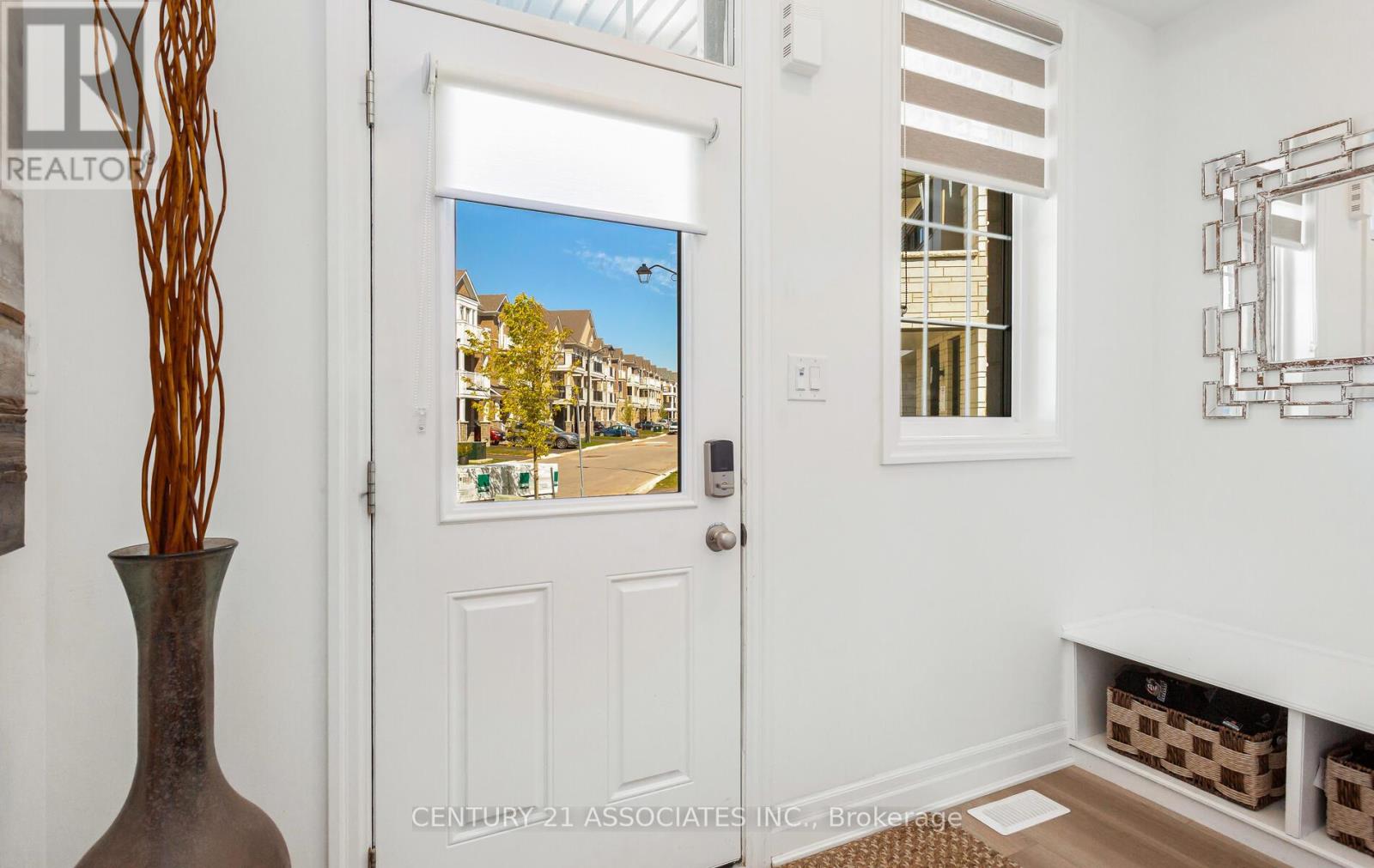 1796 Thames Circle, Milton, Ontario  L9E 1Y9 - Photo 4 - W12488464