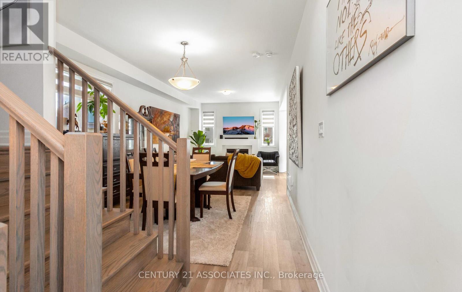 1796 Thames Circle, Milton, Ontario  L9E 1Y9 - Photo 7 - W12488464