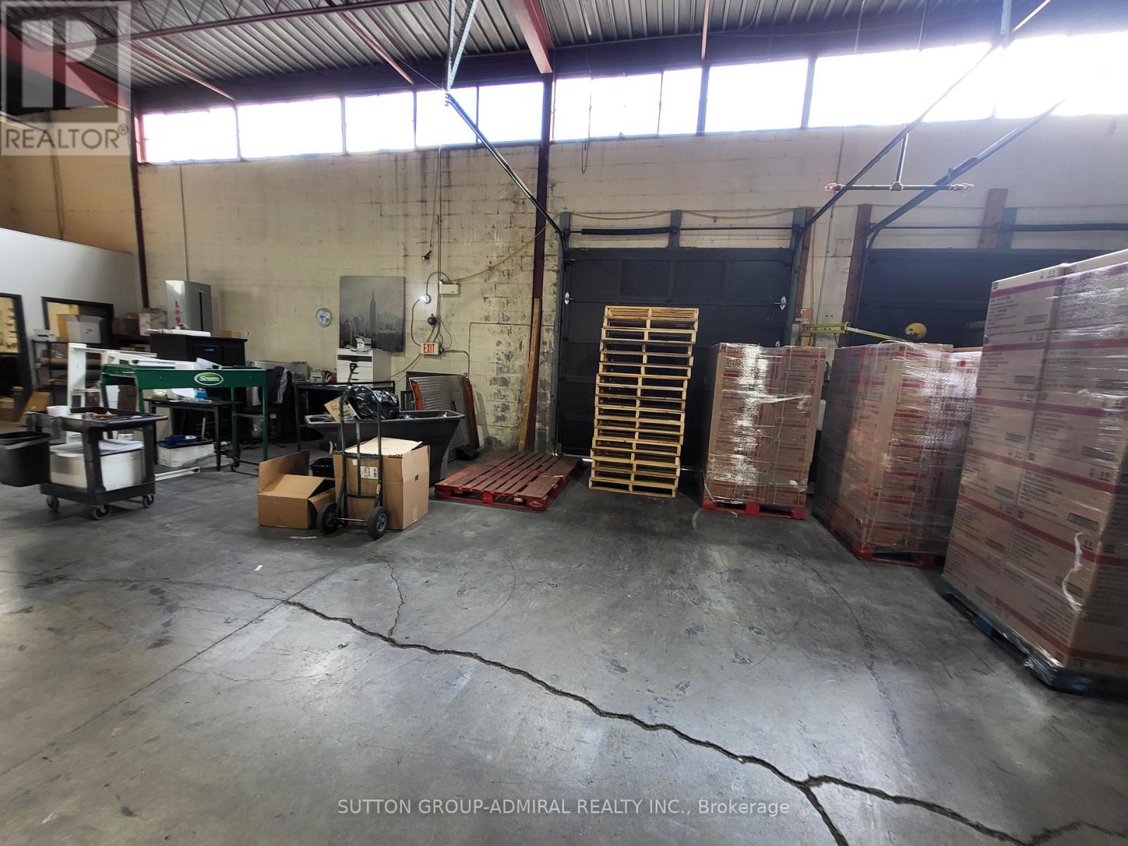 215 Dolomite Drive, Toronto, Ontario  M3J 2N1 - Photo 37 - W12488496