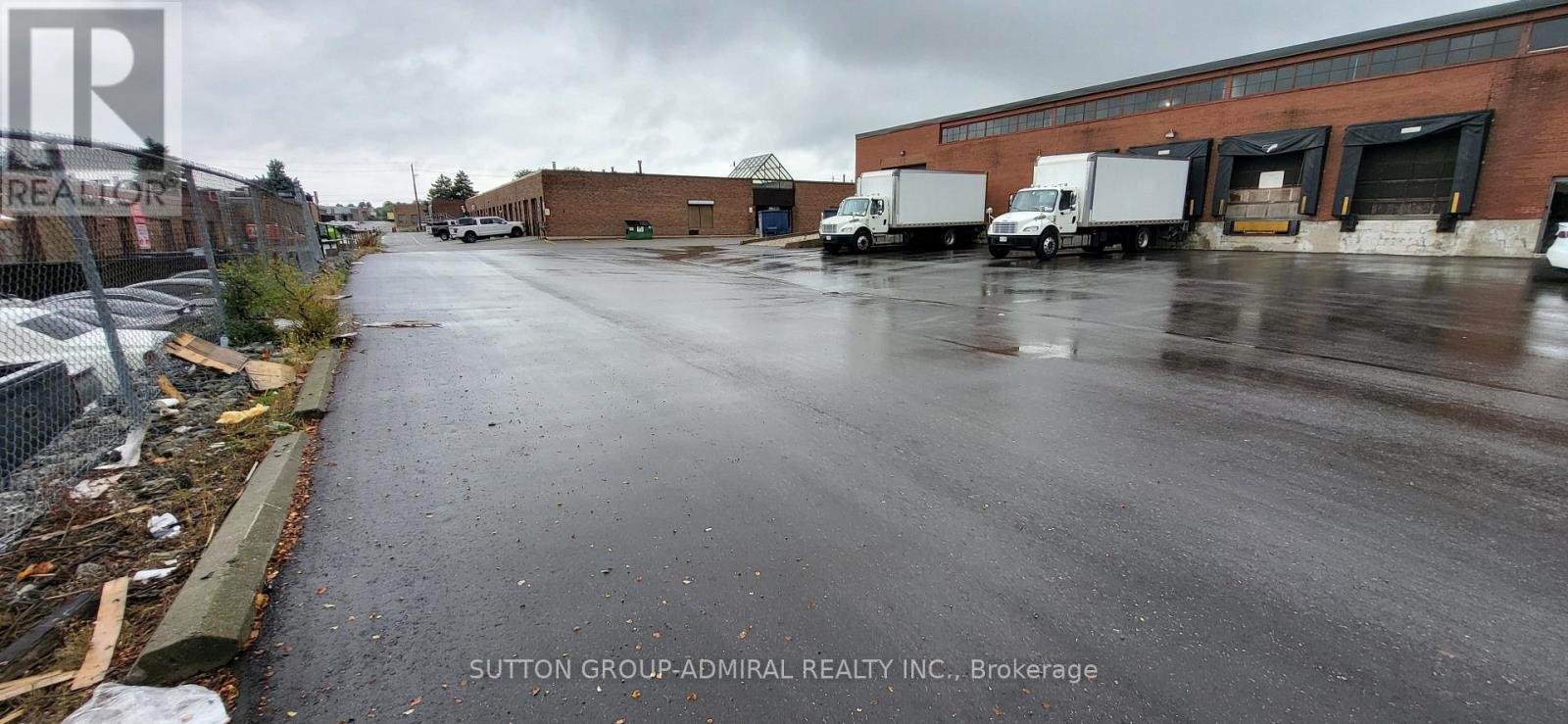 215 Dolomite Drive, Toronto, Ontario  M3J 2N1 - Photo 42 - W12488496