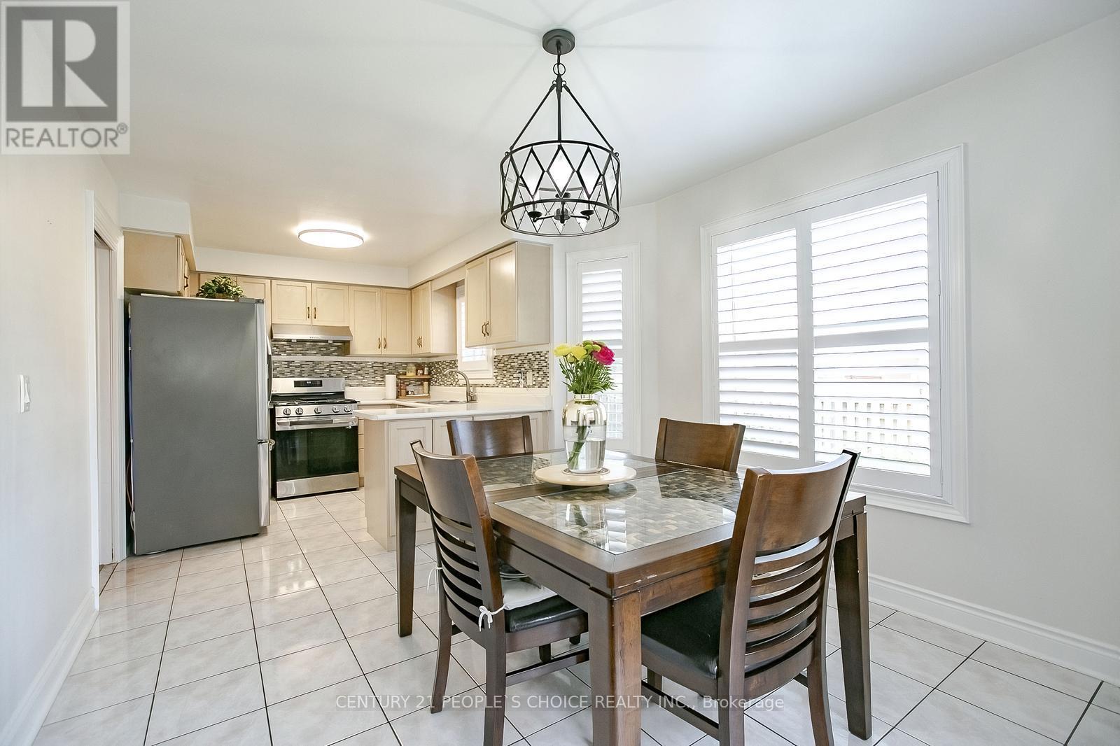 Upper - 75 Letty Avenue, Brampton, Ontario  L6Y 4T1 - Photo 16 - W12488512