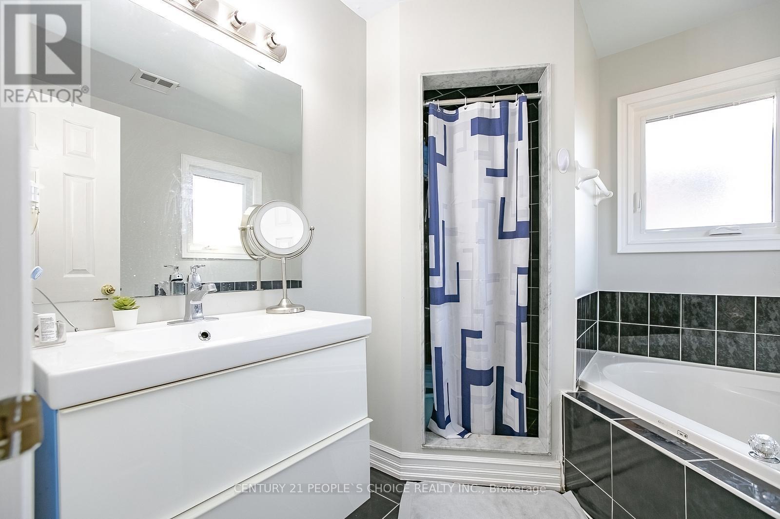 Upper - 75 Letty Avenue, Brampton, Ontario  L6Y 4T1 - Photo 26 - W12488512