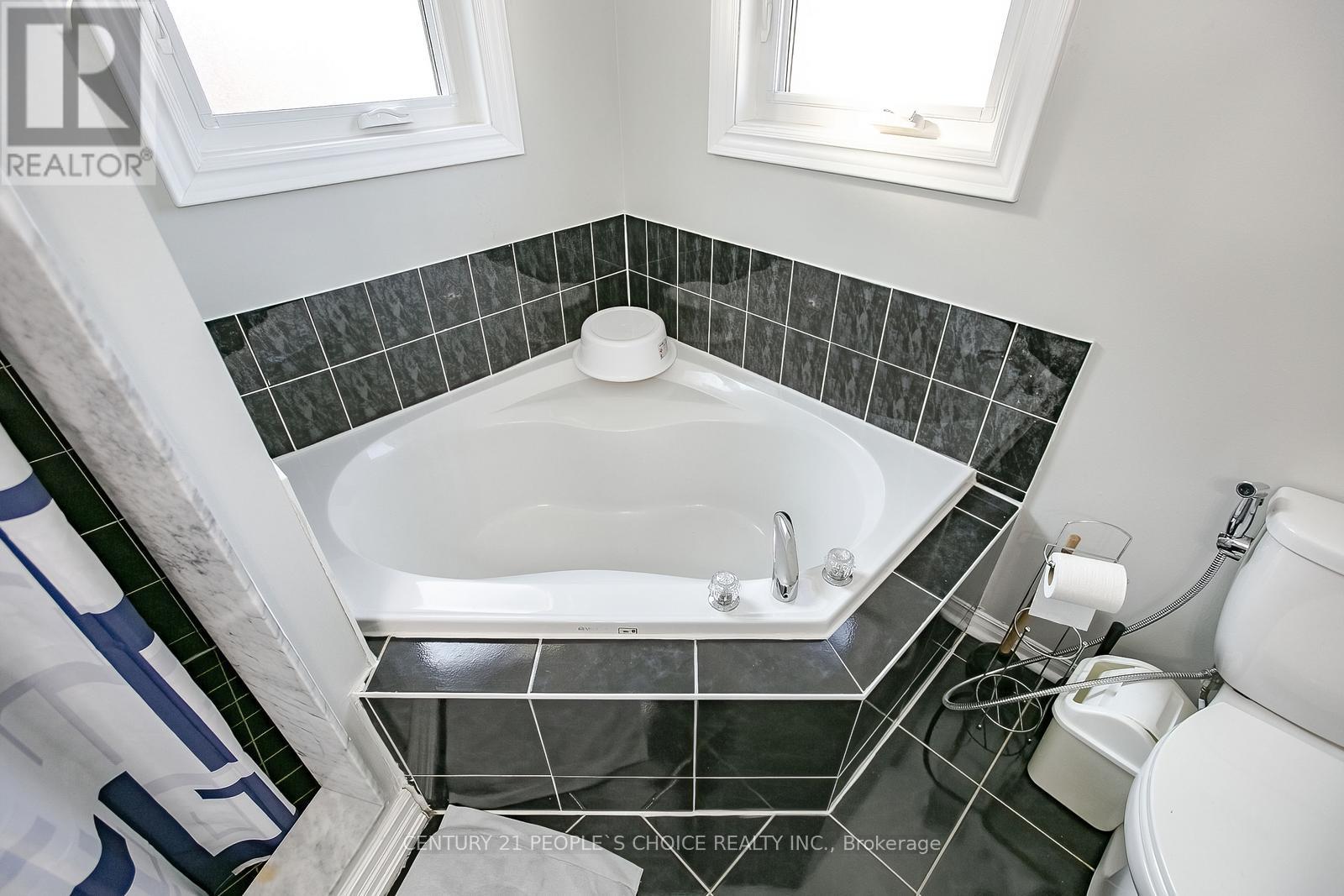 Upper - 75 Letty Avenue, Brampton, Ontario  L6Y 4T1 - Photo 27 - W12488512