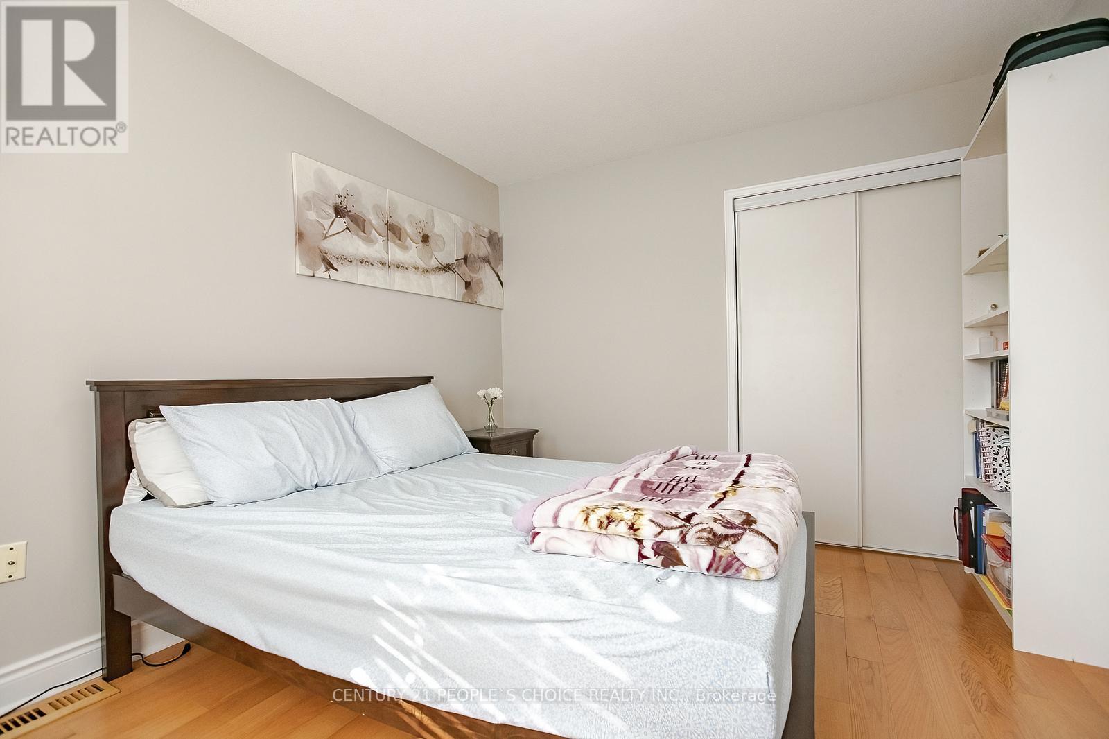 Upper - 75 Letty Avenue, Brampton, Ontario  L6Y 4T1 - Photo 34 - W12488512