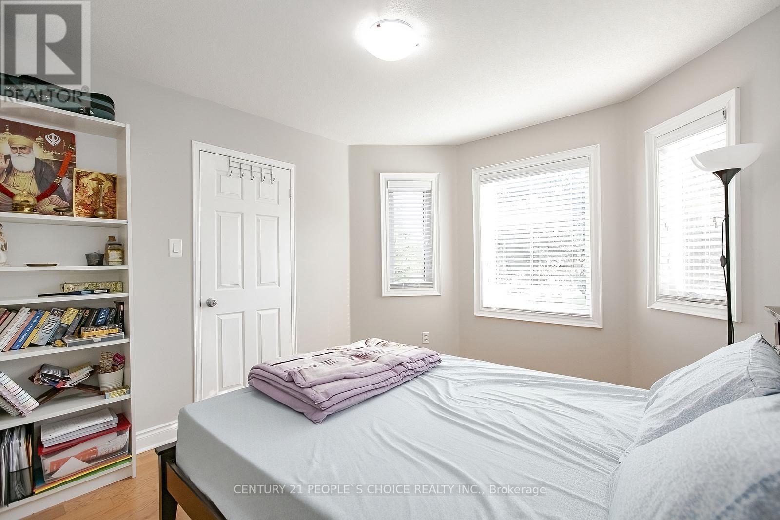 Upper - 75 Letty Avenue, Brampton, Ontario  L6Y 4T1 - Photo 35 - W12488512