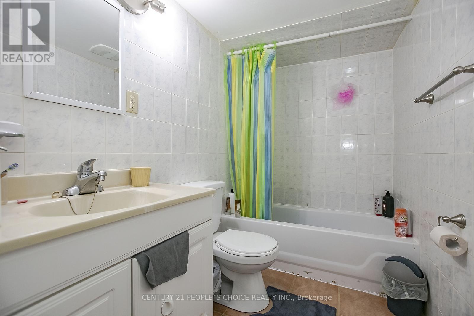 Upper - 75 Letty Avenue, Brampton, Ontario  L6Y 4T1 - Photo 46 - W12488512