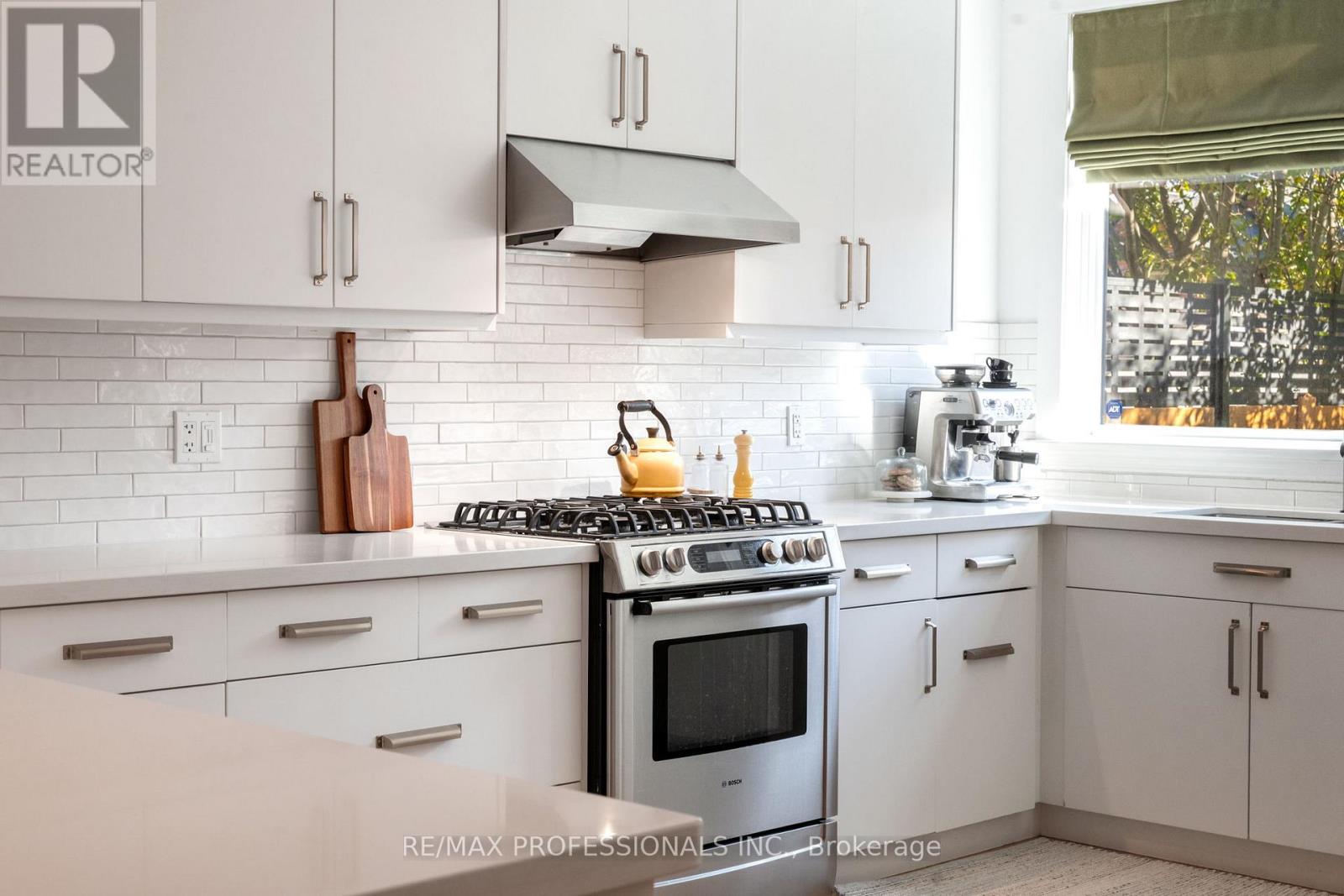 79 Fermanagh Avenue, Toronto, Ontario  M6R 1M1 - Photo 11 - W12488528