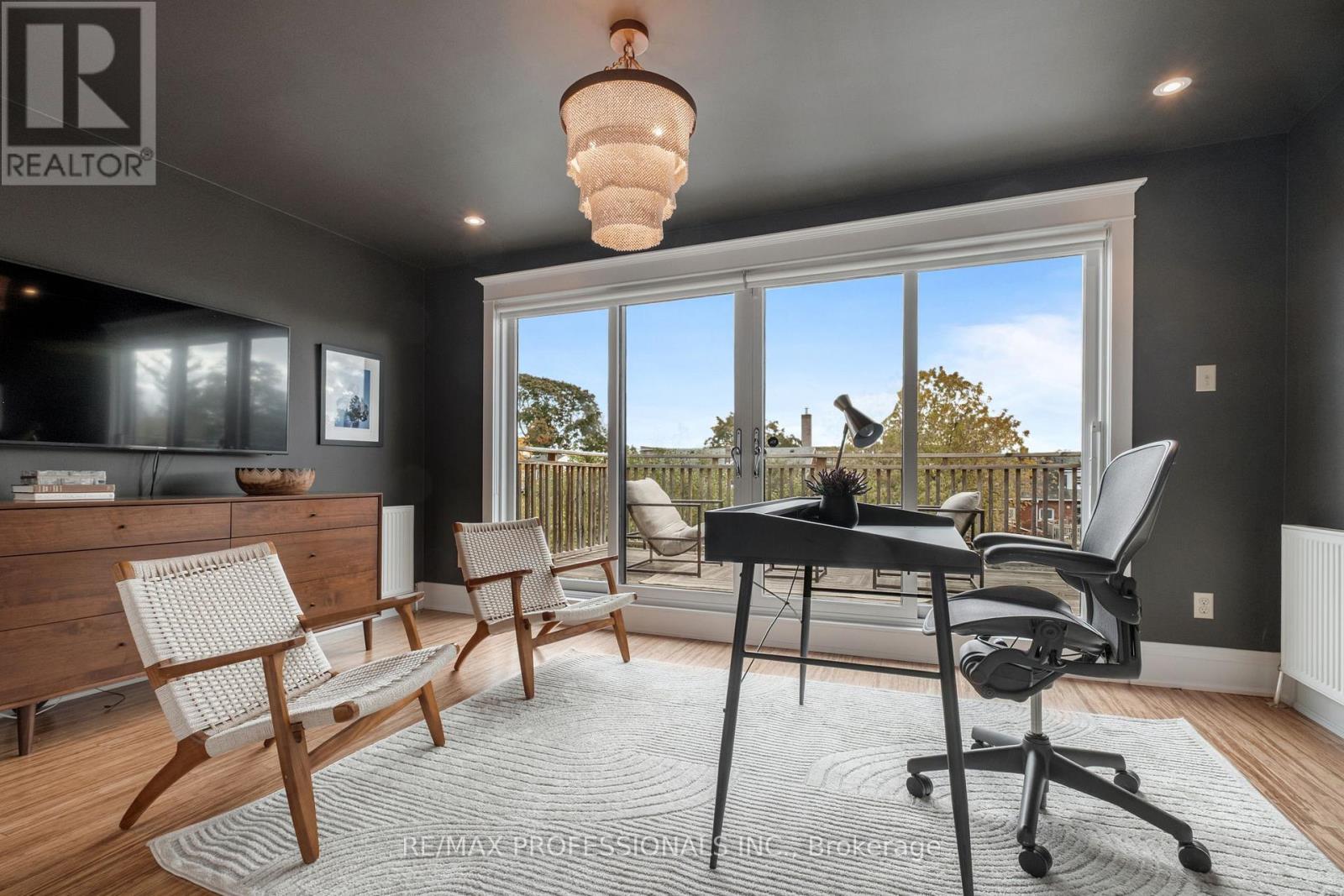 79 Fermanagh Avenue, Toronto, Ontario  M6R 1M1 - Photo 35 - W12488528