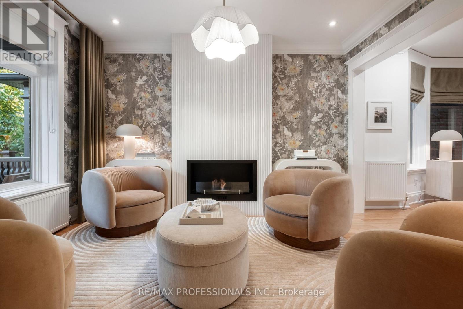 79 Fermanagh Avenue, Toronto, Ontario  M6R 1M1 - Photo 4 - W12488528