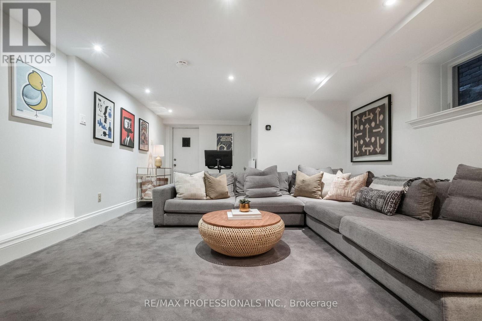 79 Fermanagh Avenue, Toronto, Ontario  M6R 1M1 - Photo 46 - W12488528