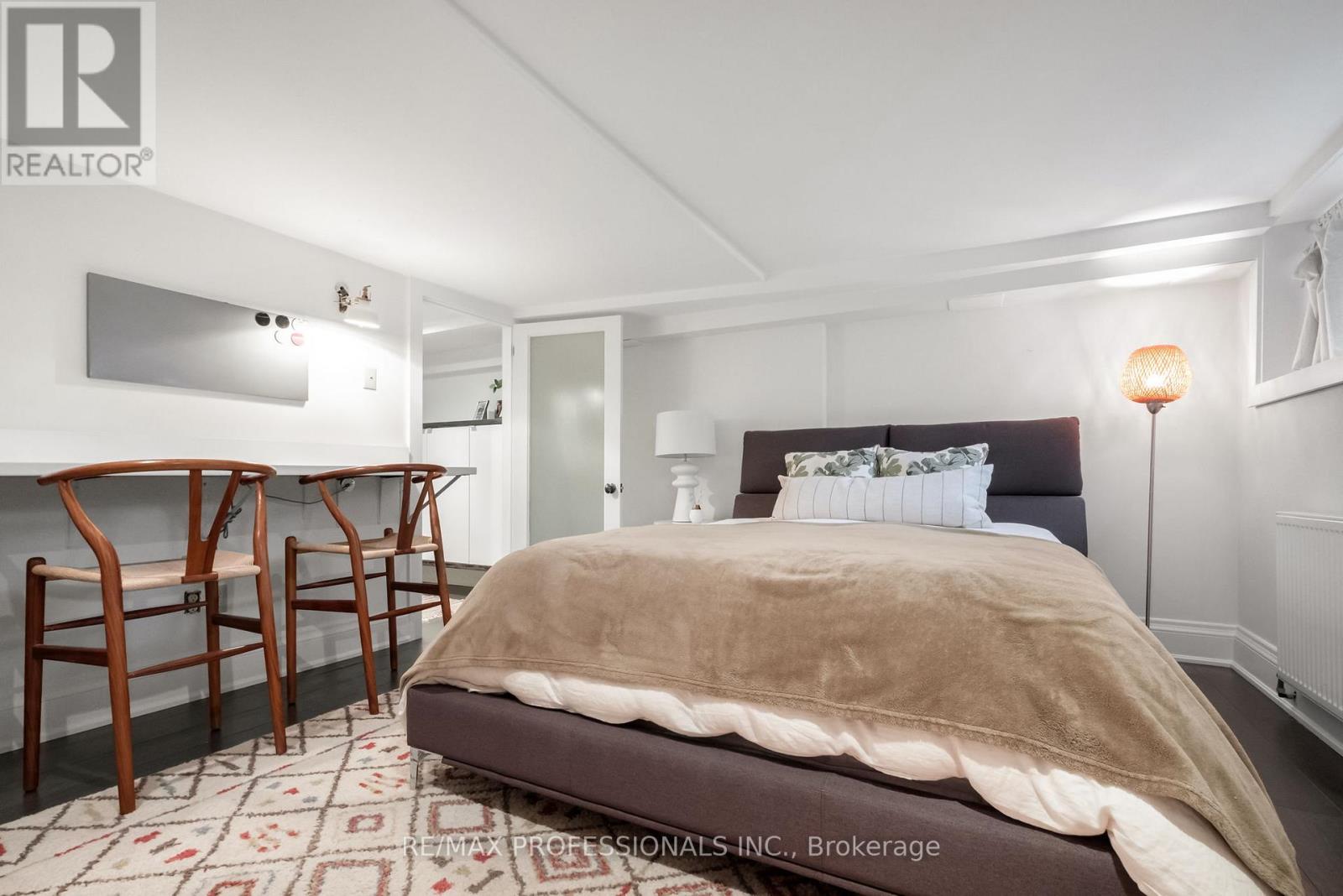 79 Fermanagh Avenue, Toronto, Ontario  M6R 1M1 - Photo 48 - W12488528