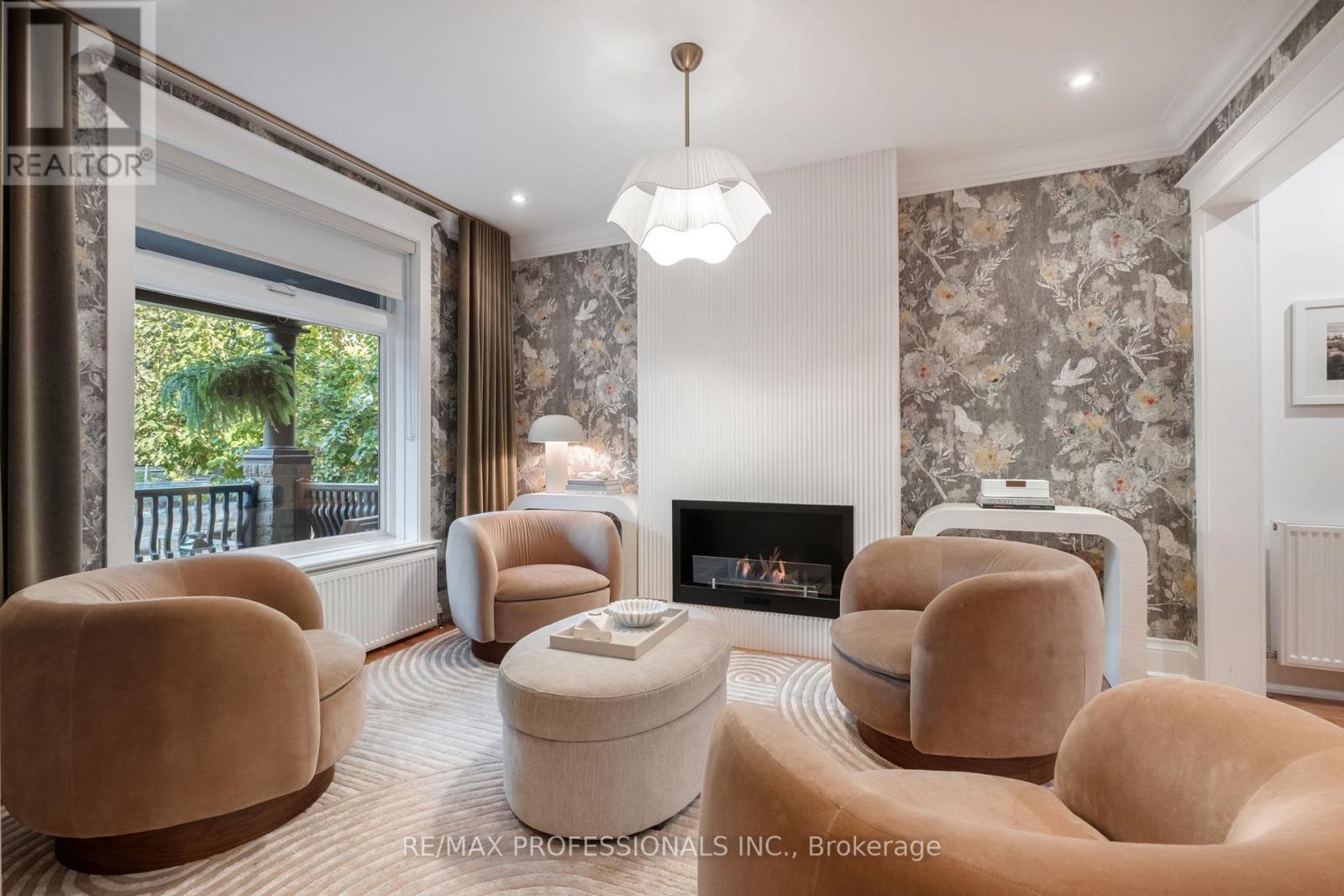 79 Fermanagh Avenue, Toronto, Ontario  M6R 1M1 - Photo 5 - W12488528