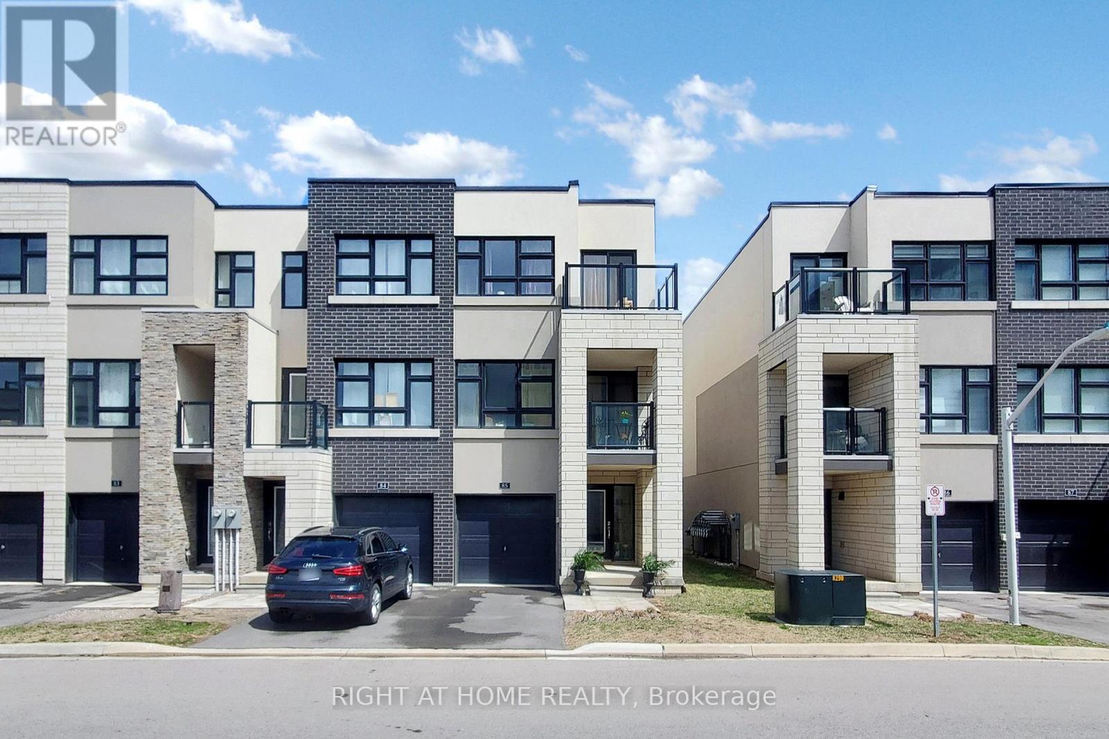 85 - 1121 Cooke Boulevard, Burlington, Ontario  L7T 0C4 - Photo 2 - W12488536