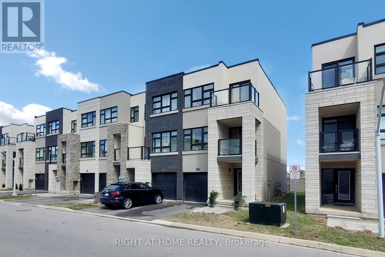 85 - 1121 Cooke Boulevard, Burlington, Ontario  L7T 0C4 - Photo 3 - W12488536