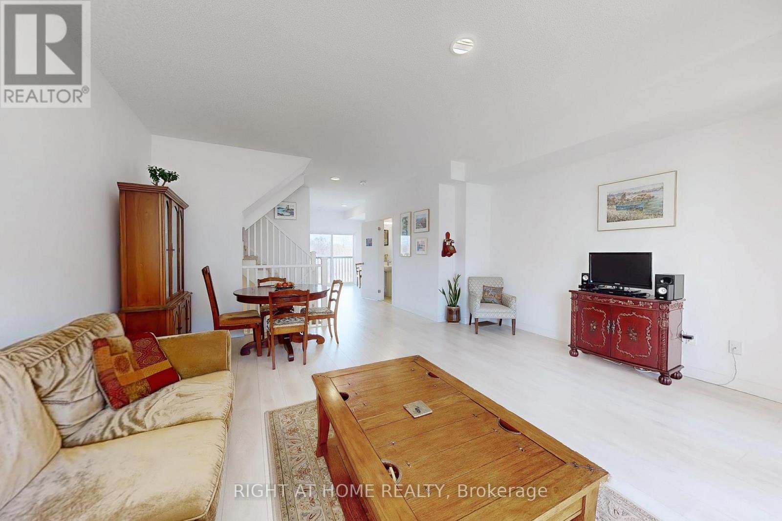 85 - 1121 Cooke Boulevard, Burlington, Ontario  L7T 0C4 - Photo 9 - W12488536