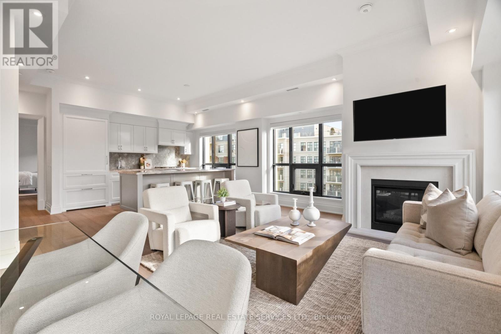 504 - 4 The Kingsway, Toronto, Ontario  M8X 2T1 - Photo 1 - W12488540