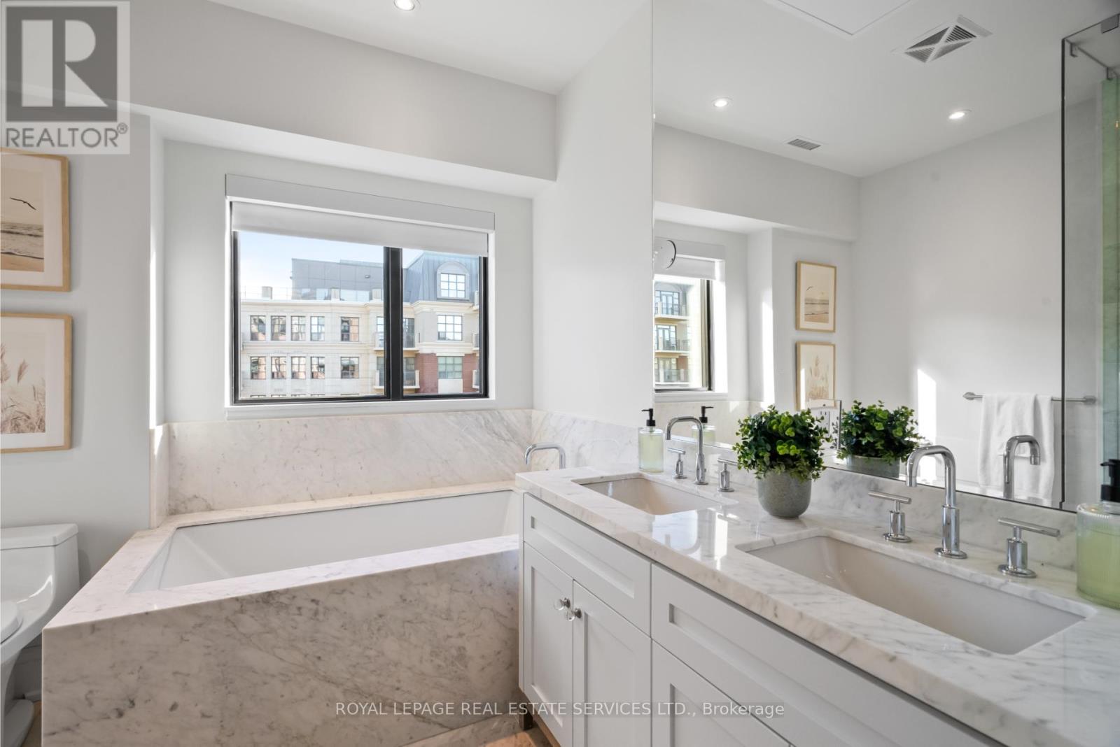 504 - 4 The Kingsway, Toronto, Ontario  M8X 2T1 - Photo 19 - W12488540