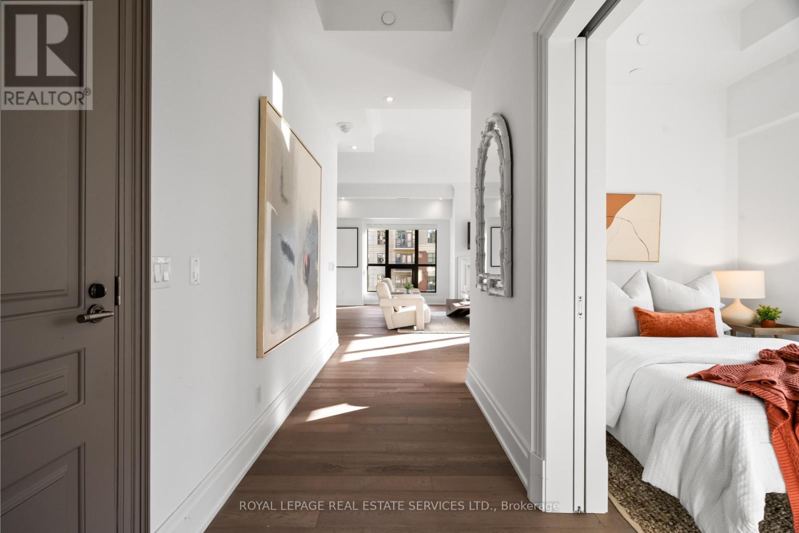 504 - 4 The Kingsway, Toronto, Ontario  M8X 2T1 - Photo 2 - W12488540