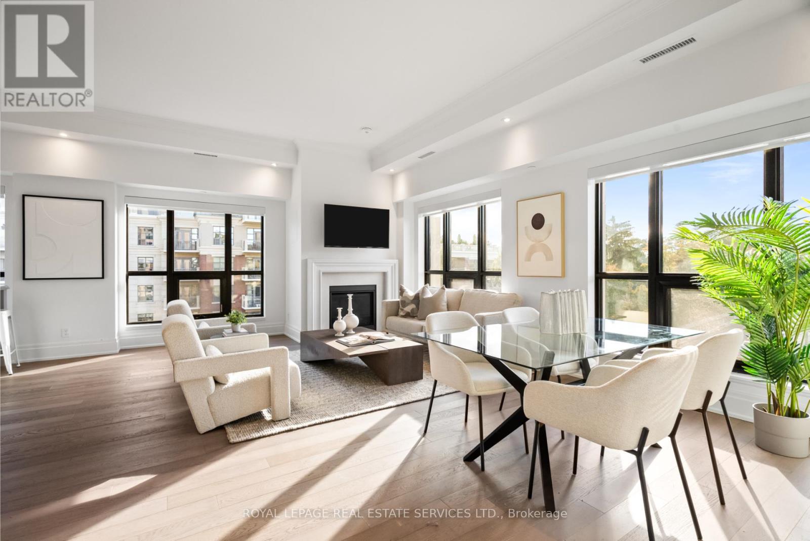 504 - 4 The Kingsway, Toronto, Ontario  M8X 2T1 - Photo 3 - W12488540