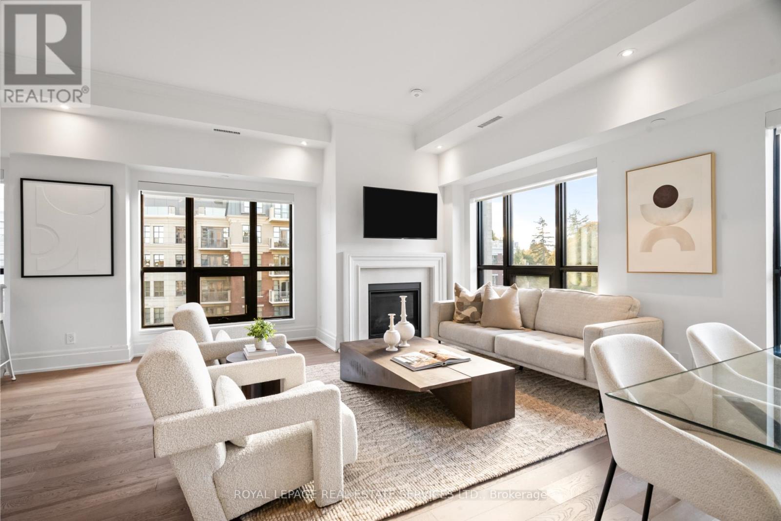 504 - 4 The Kingsway, Toronto, Ontario  M8X 2T1 - Photo 4 - W12488540