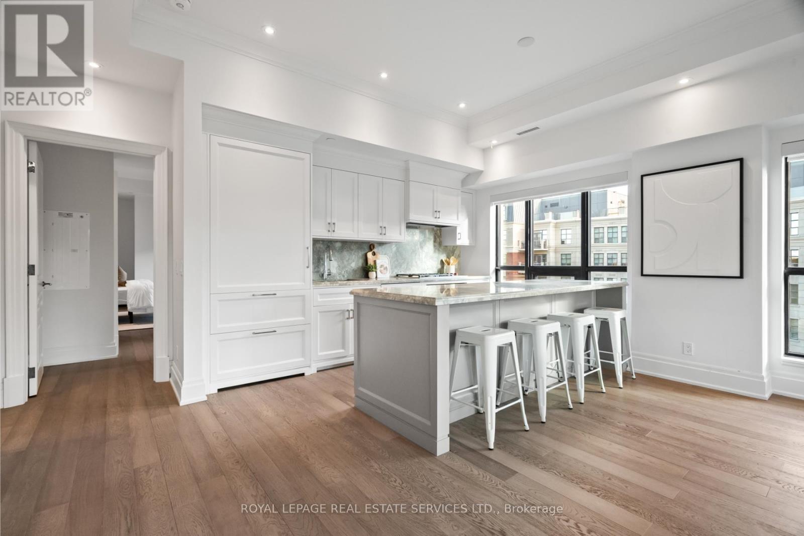 504 - 4 The Kingsway, Toronto, Ontario  M8X 2T1 - Photo 8 - W12488540