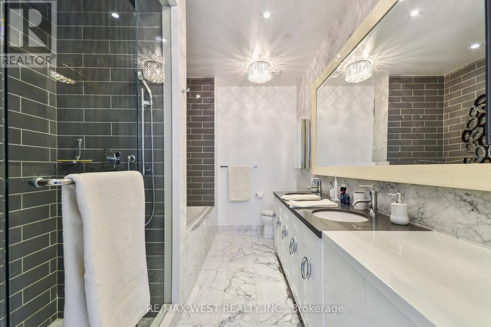 2906 - 88 Park Lawn Road, Toronto, Ontario  M8Y 0B5 - Photo 7 - W12488544