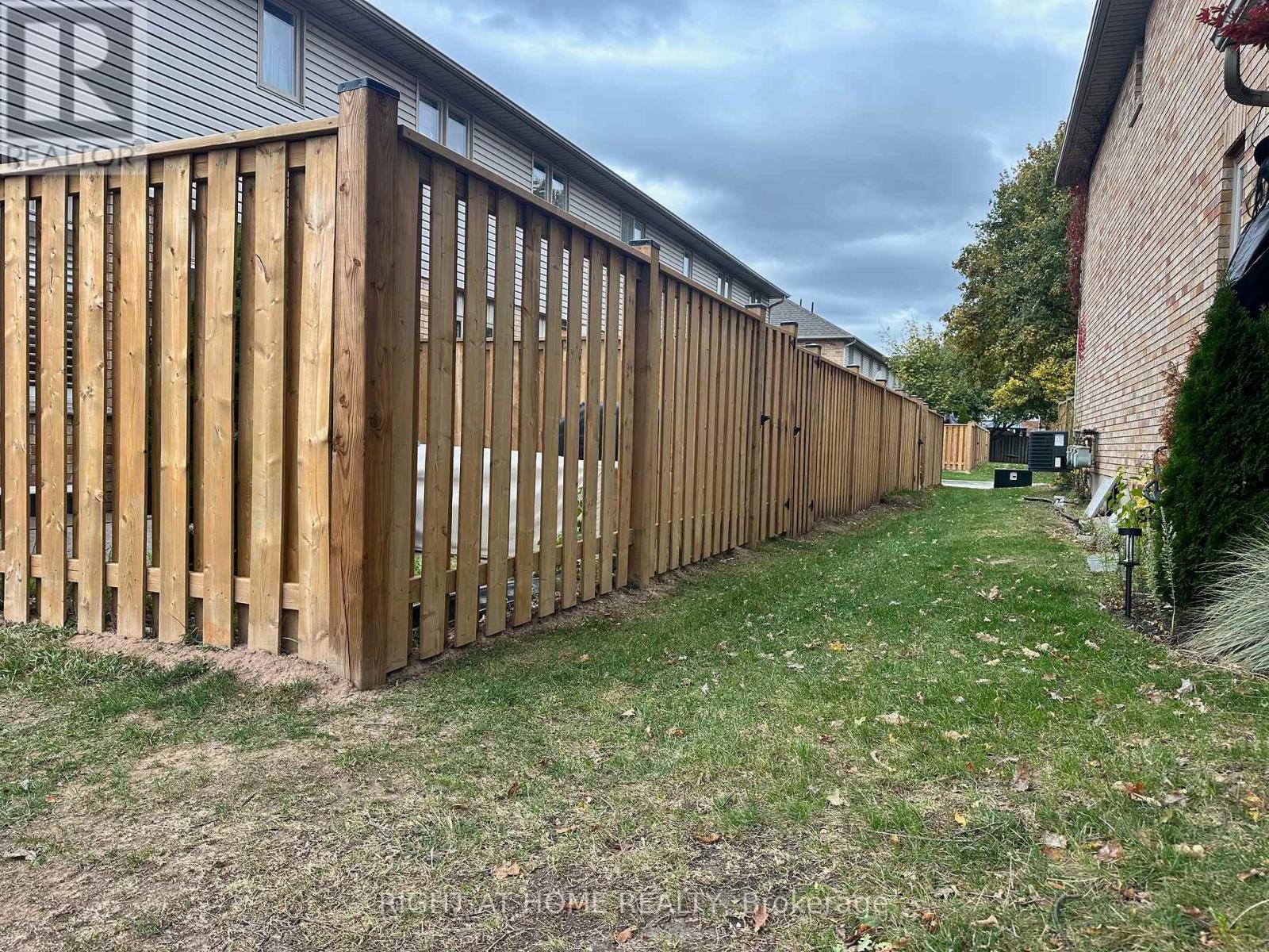 2 - 1283 Blanshard Drive, Burlington, Ontario  L7M 4T8 - Photo 39 - W12488582