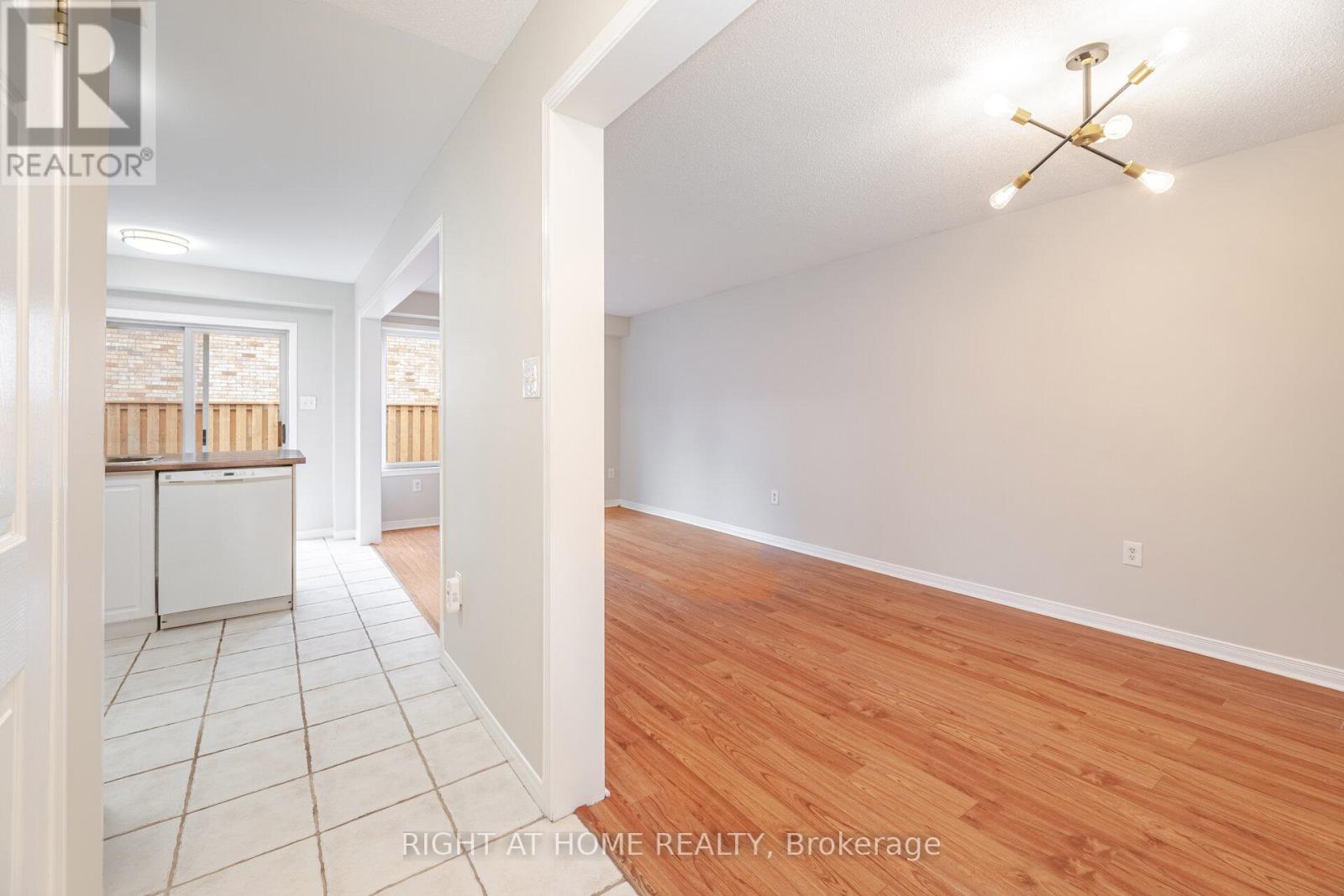 2 - 1283 Blanshard Drive, Burlington, Ontario  L7M 4T8 - Photo 6 - W12488582