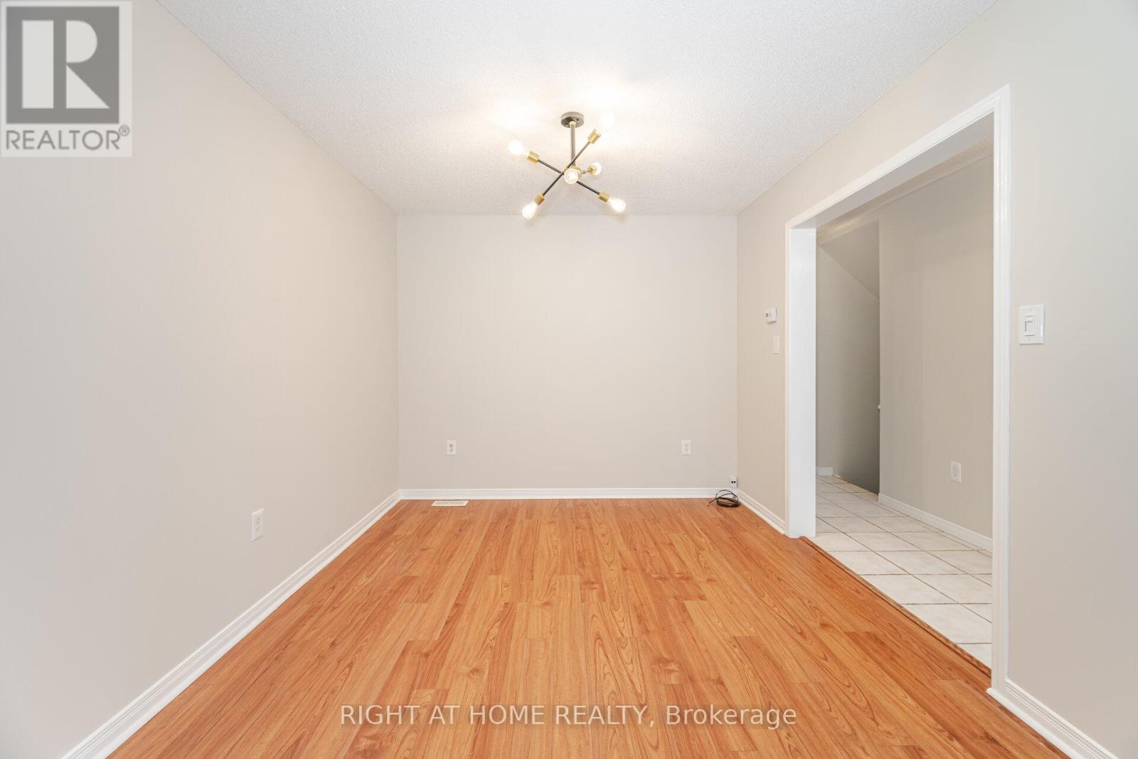 2 - 1283 Blanshard Drive, Burlington, Ontario  L7M 4T8 - Photo 7 - W12488582