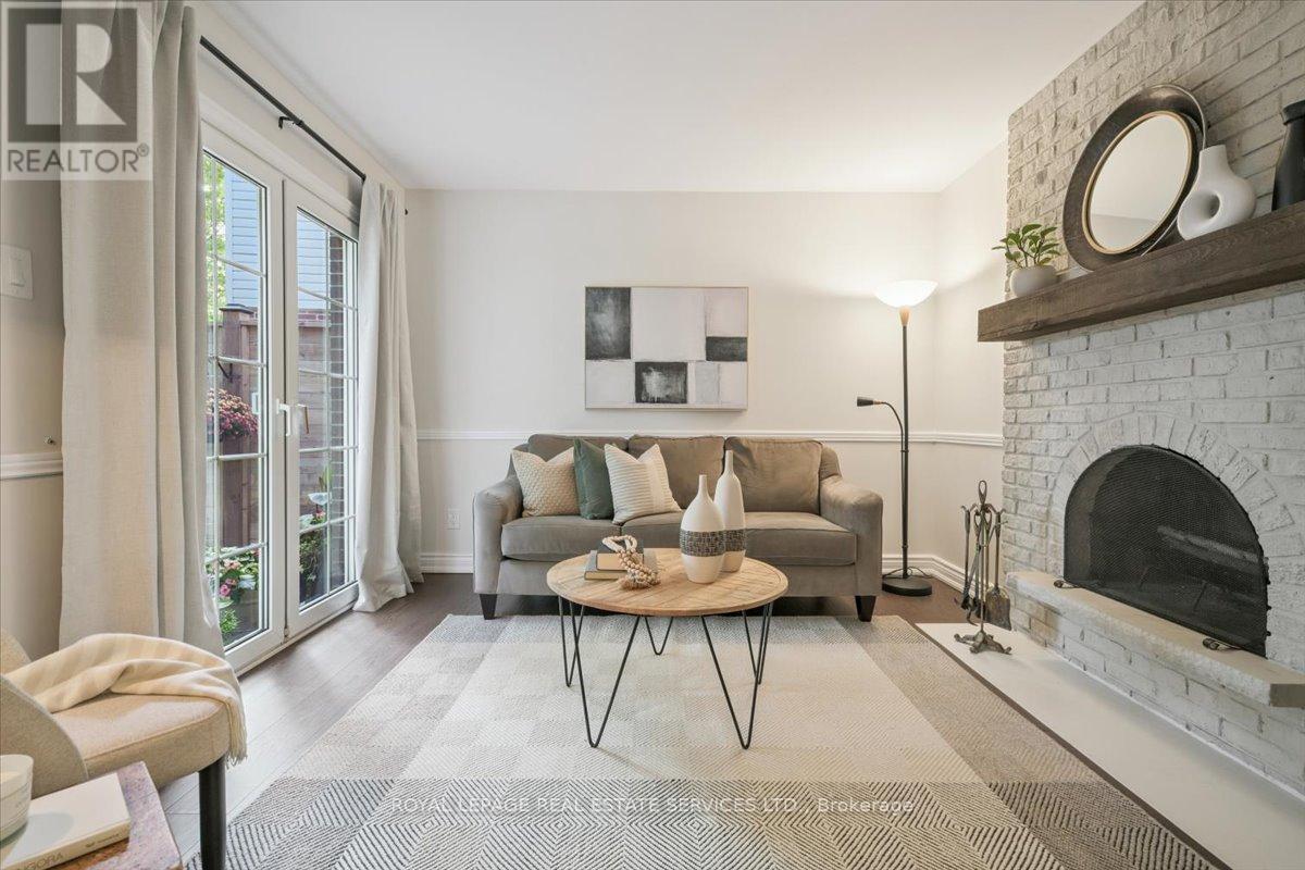 2340 Homelands Drive, Mississauga, Ontario  L5K 1G6 - Photo 19 - W12488616