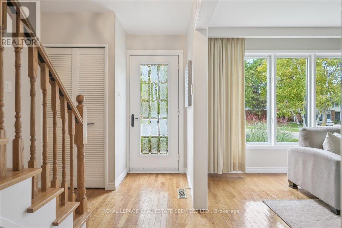 2340 Homelands Drive, Mississauga, Ontario  L5K 1G6 - Photo 5 - W12488616