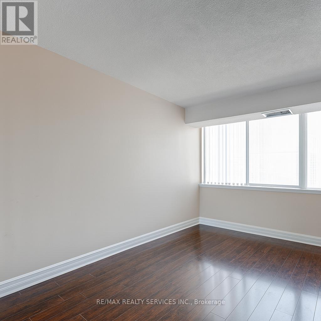 1107 - 350 Webb Drive, Mississauga, Ontario  L5B 3W4 - Photo 11 - W12488620