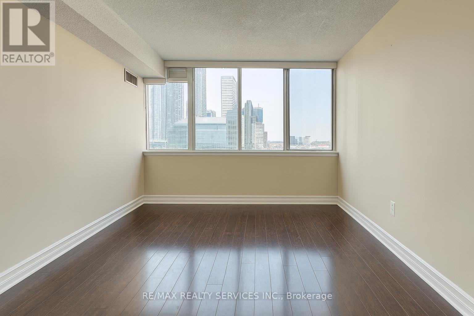 1107 - 350 Webb Drive, Mississauga, Ontario  L5B 3W4 - Photo 12 - W12488620