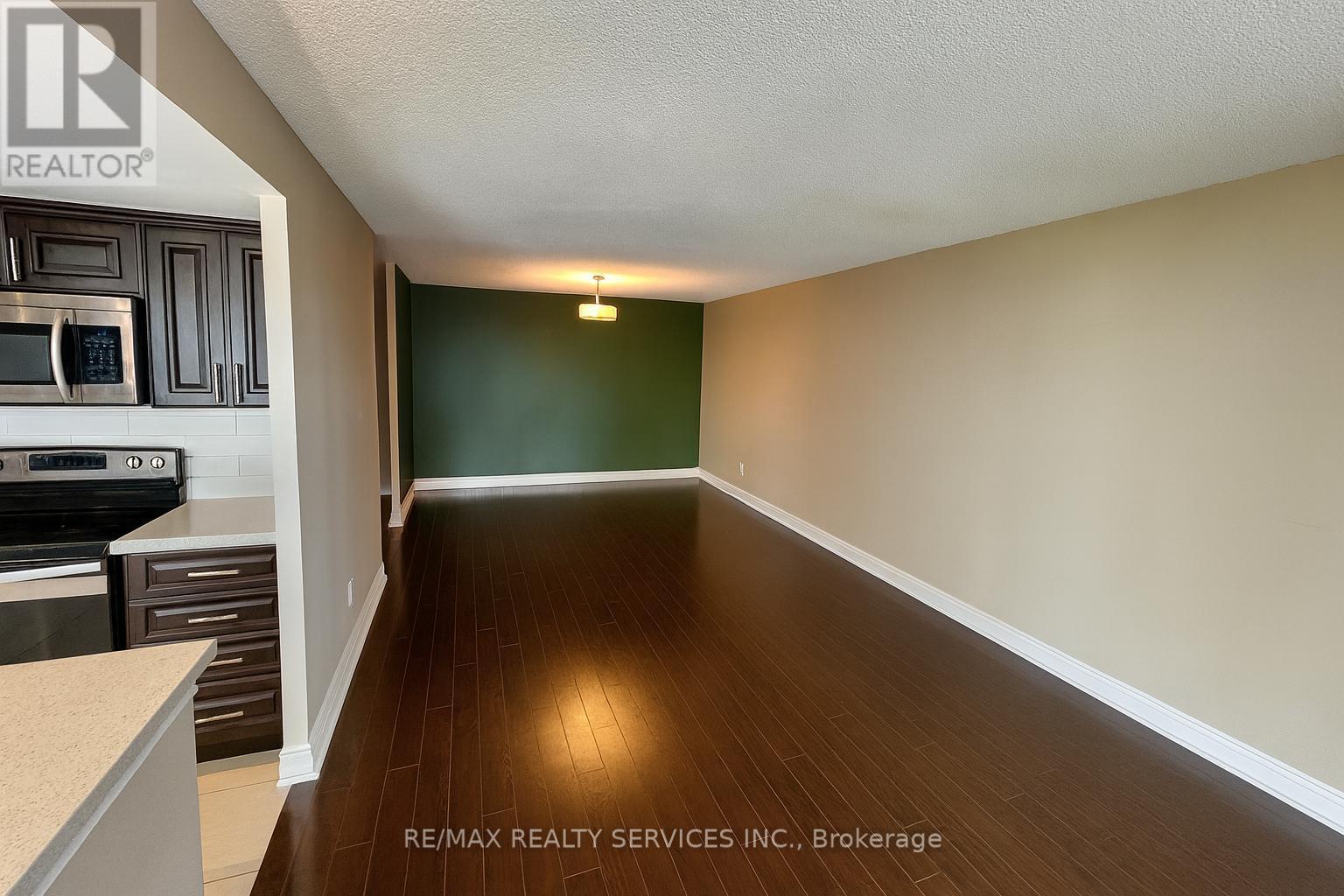 1107 - 350 Webb Drive, Mississauga, Ontario  L5B 3W4 - Photo 8 - W12488620