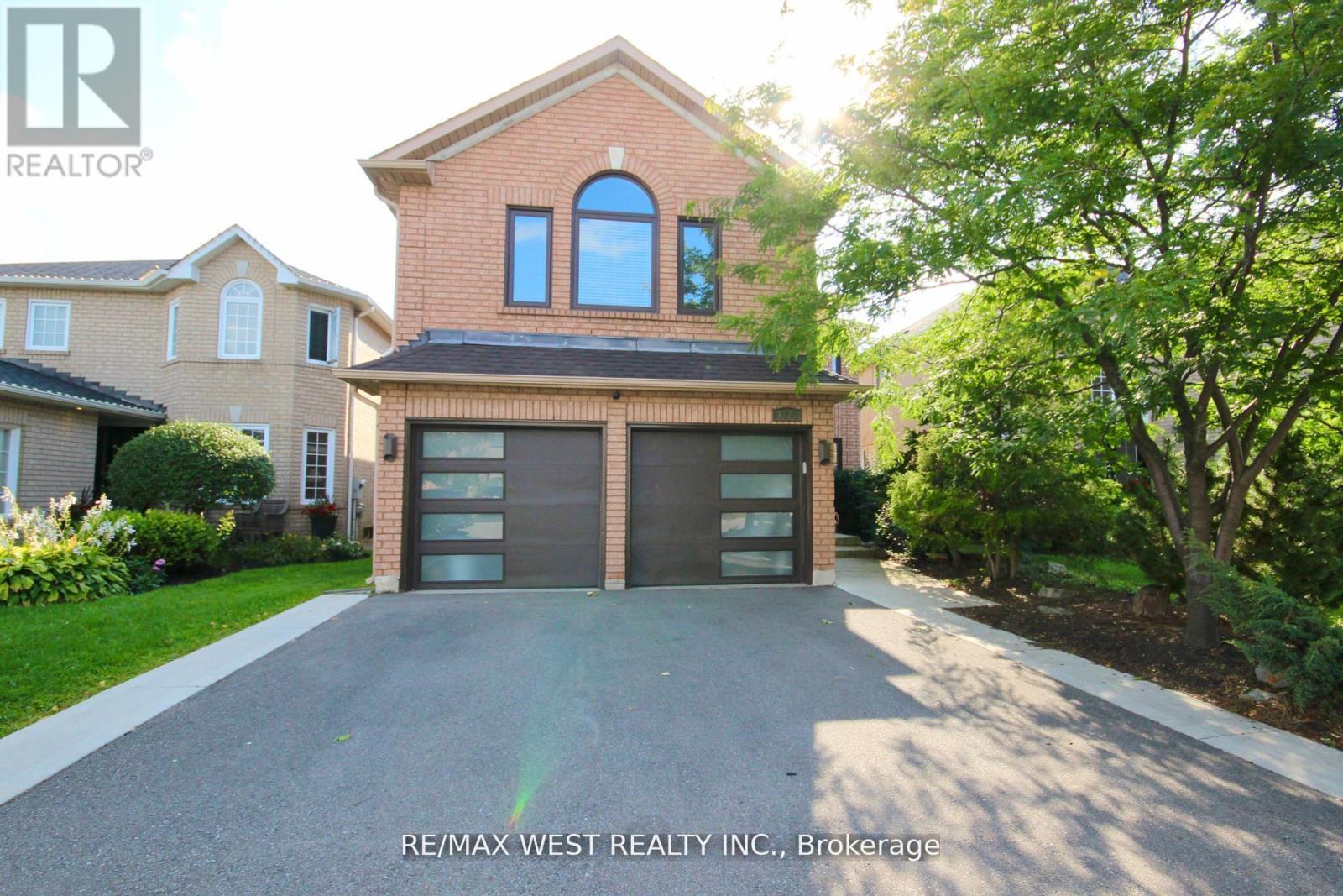 7374 Black Walnut Trail, Mississauga, Ontario  L5N 7L8 - Photo 2 - W12488624