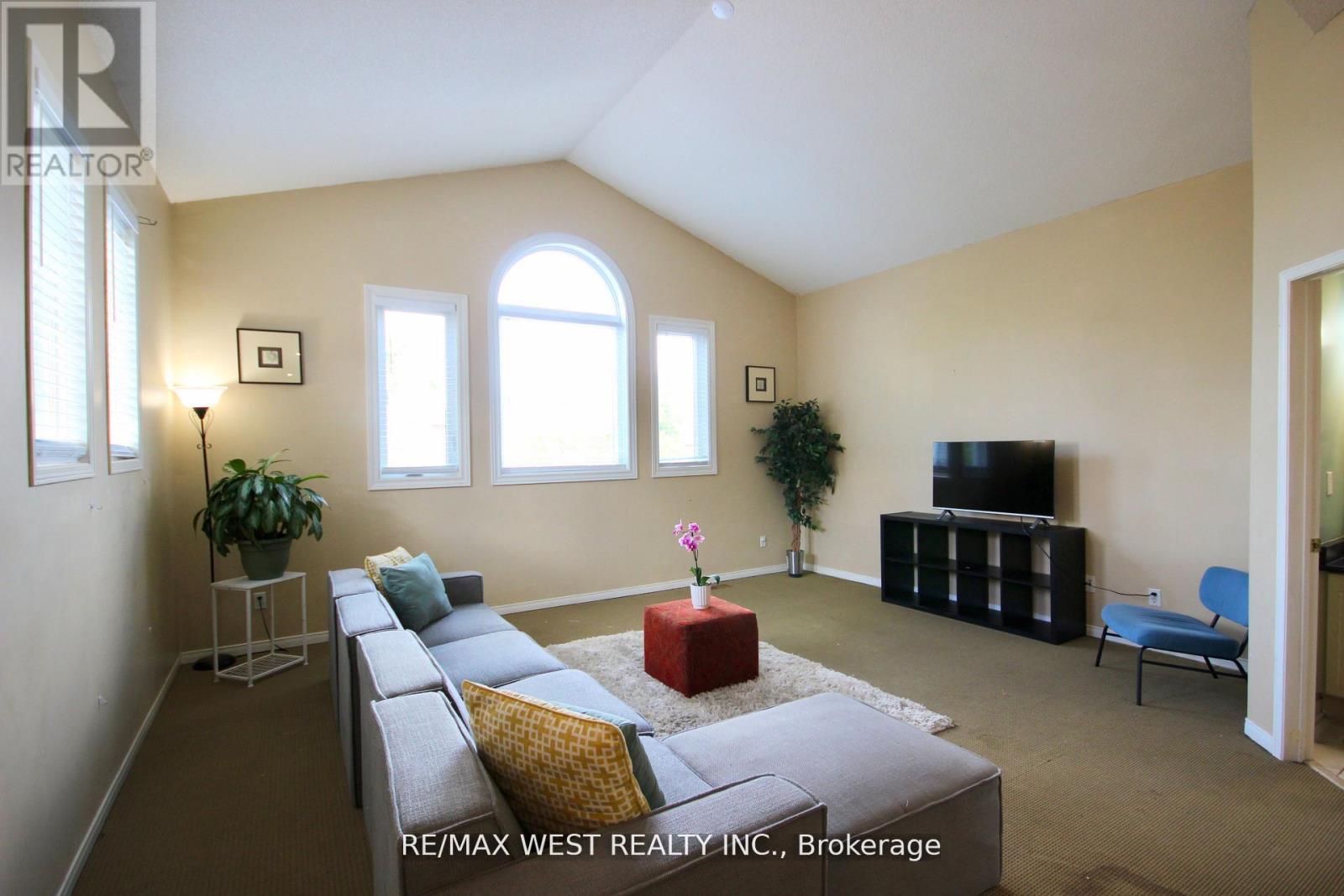 7374 Black Walnut Trail, Mississauga, Ontario  L5N 7L8 - Photo 26 - W12488624