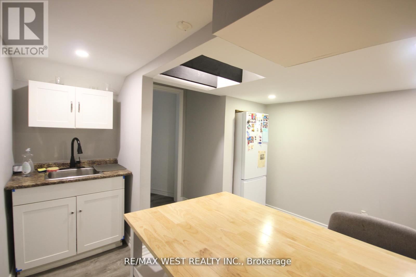 7374 Black Walnut Trail, Mississauga, Ontario  L5N 7L8 - Photo 41 - W12488624