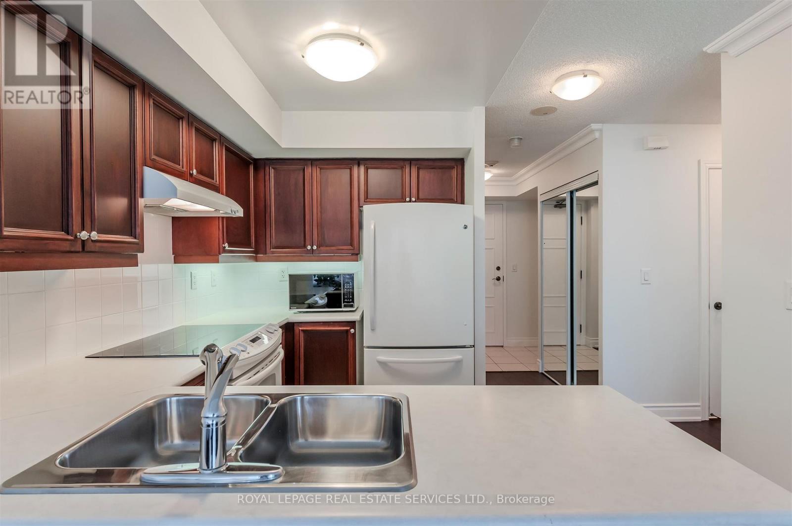 1109 - 3 Marine Parade Drive, Toronto, Ontario  M8V 3Z5 - Photo 8 - W12488630