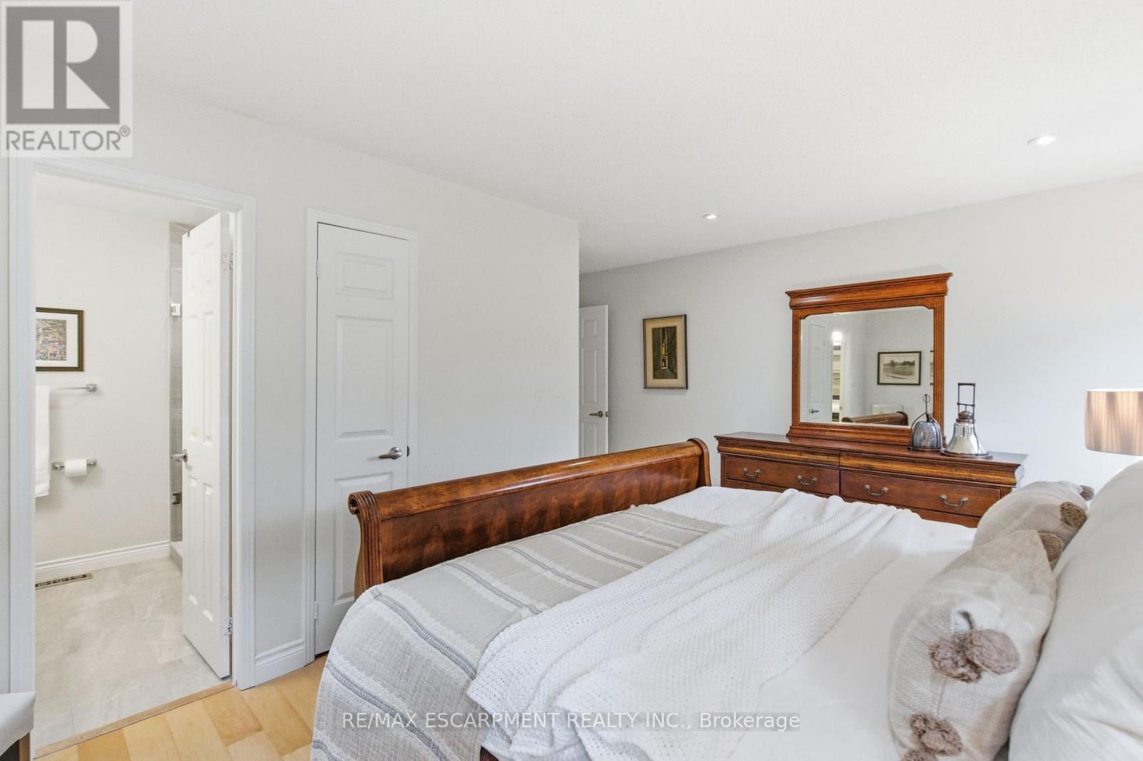 48 - 5255 Lakeshore Road, Burlington, Ontario  L7L 5X9 - Photo 24 - W12488638