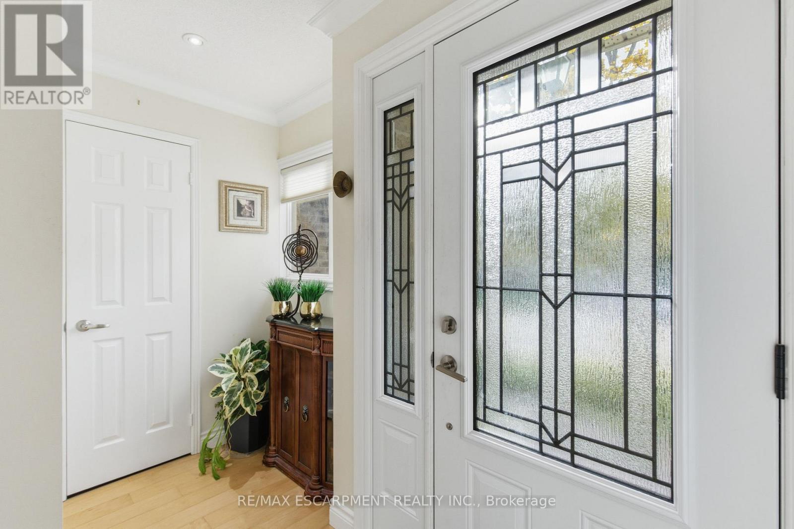 48 - 5255 Lakeshore Road, Burlington, Ontario  L7L 5X9 - Photo 3 - W12488638