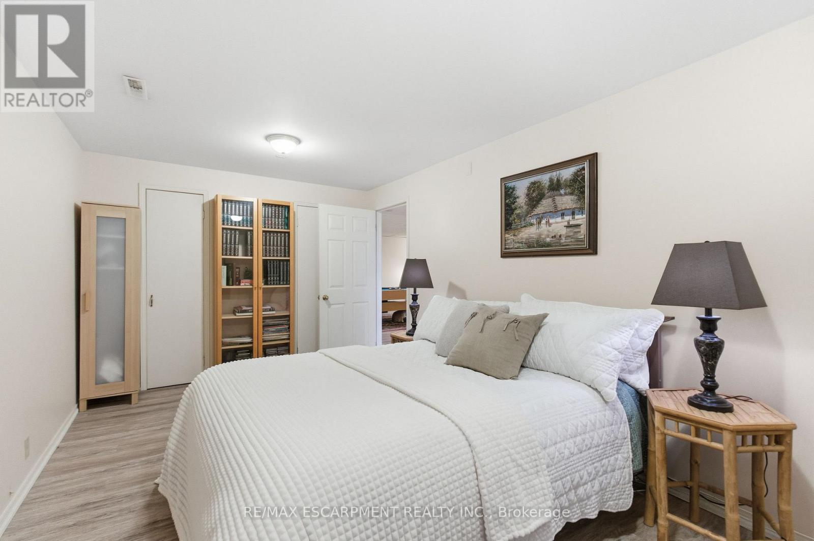 48 - 5255 Lakeshore Road, Burlington, Ontario  L7L 5X9 - Photo 35 - W12488638