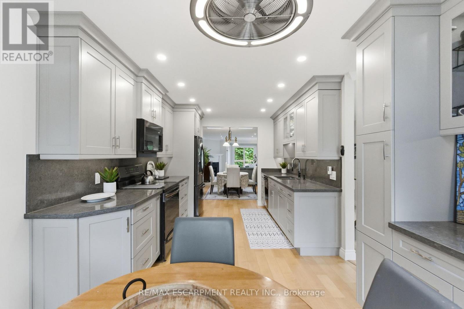 48 - 5255 Lakeshore Road, Burlington, Ontario  L7L 5X9 - Photo 8 - W12488638