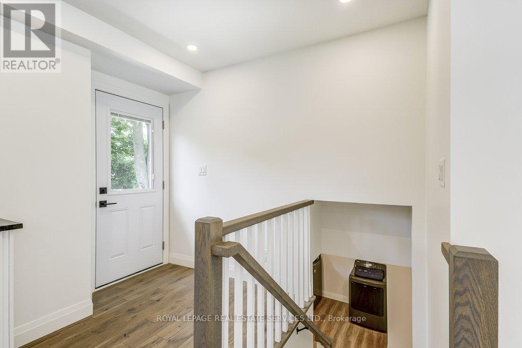 1217 Oxford Avenue, Oakville, Ontario  L6H 1S4 - Photo 14 - W12488644