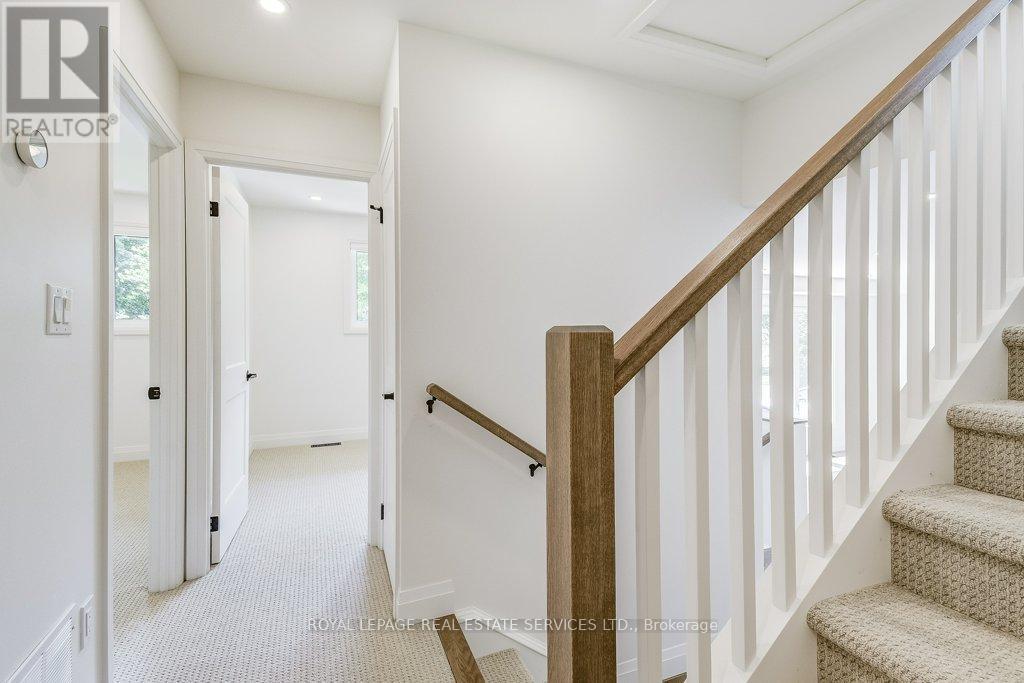 1217 Oxford Avenue, Oakville, Ontario  L6H 1S4 - Photo 15 - W12488644