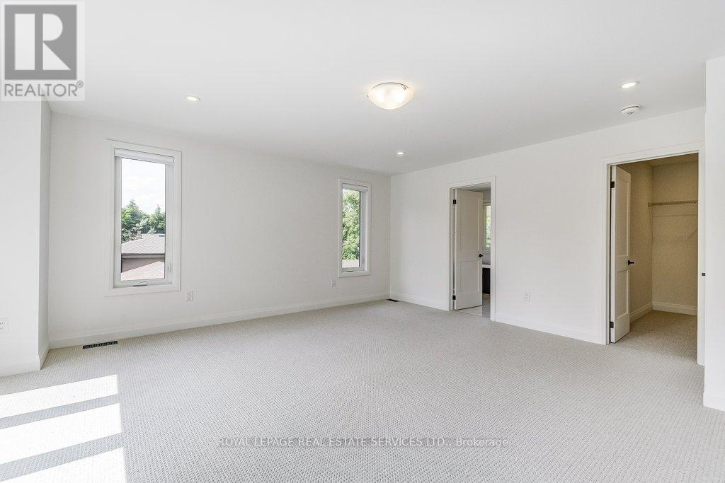 1217 Oxford Avenue, Oakville, Ontario  L6H 1S4 - Photo 23 - W12488644