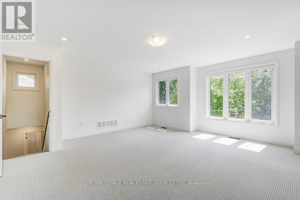 1217 Oxford Avenue, Oakville, Ontario  L6H 1S4 - Photo 24 - W12488644