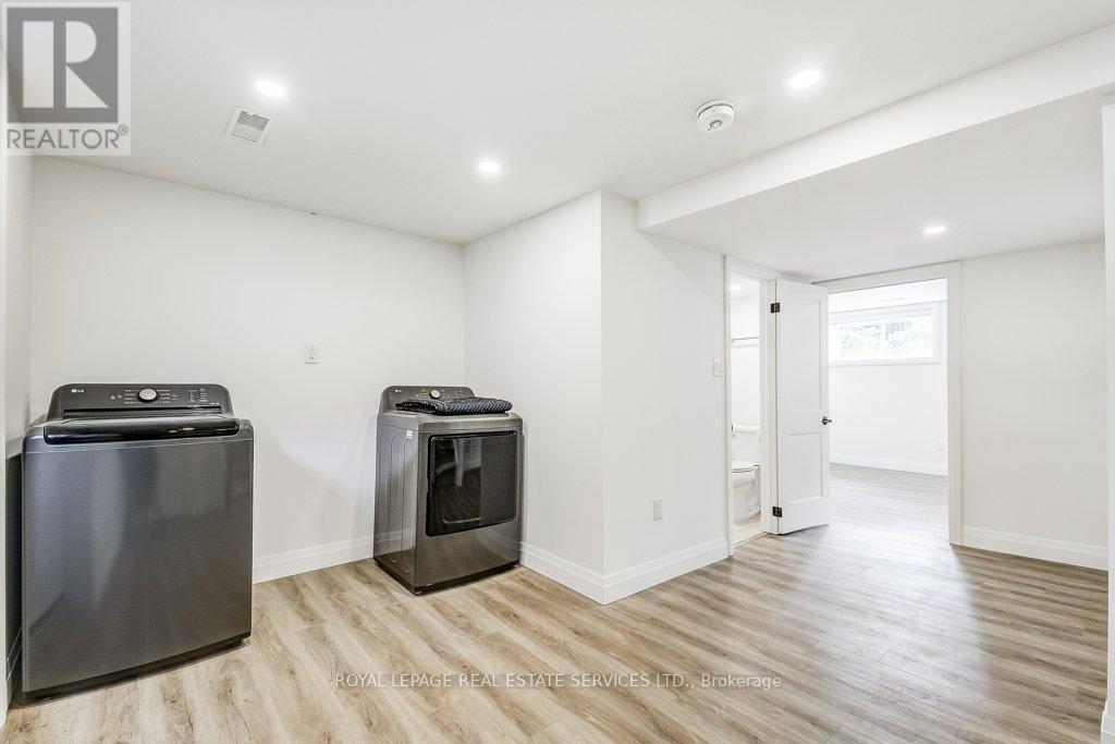 1217 Oxford Avenue, Oakville, Ontario  L6H 1S4 - Photo 29 - W12488644