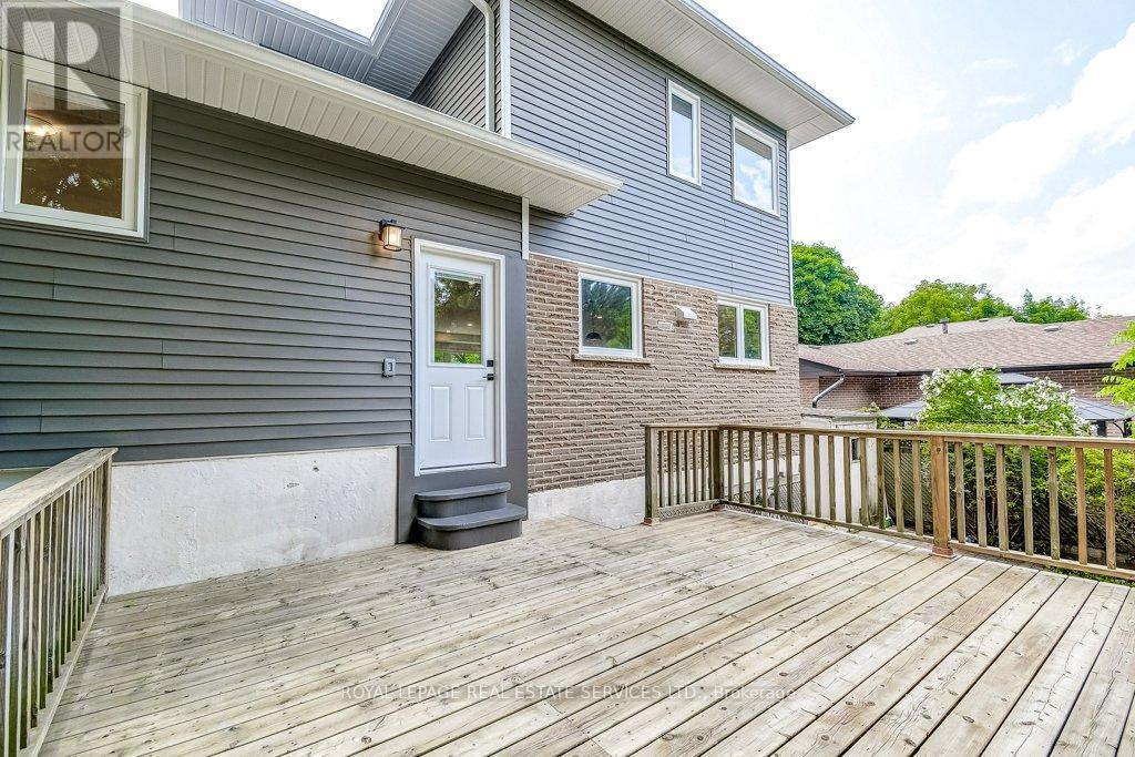 1217 Oxford Avenue, Oakville, Ontario  L6H 1S4 - Photo 36 - W12488644