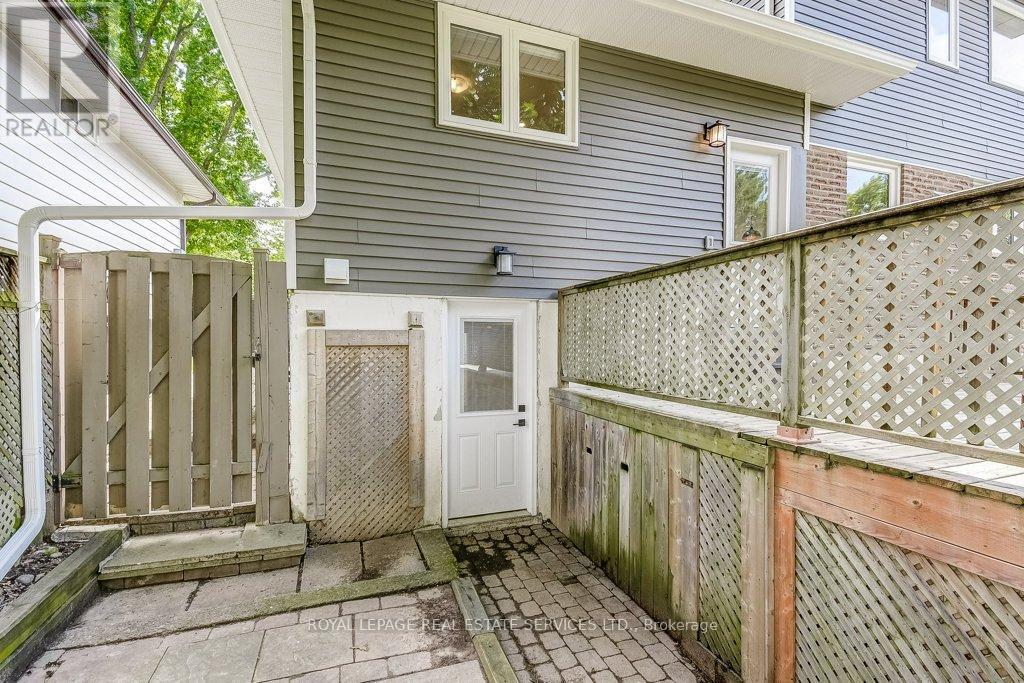 1217 Oxford Avenue, Oakville, Ontario  L6H 1S4 - Photo 40 - W12488644